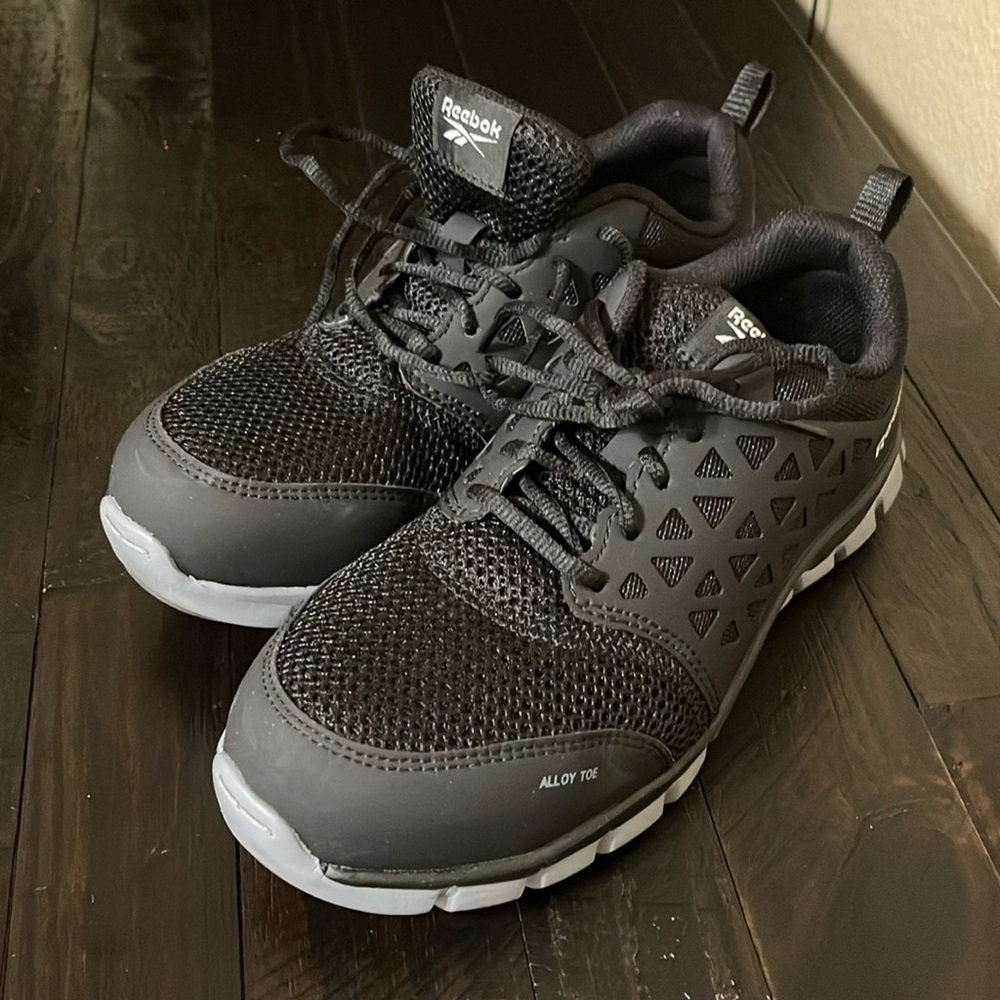 Reebok steel toed work shoes - Like New!!